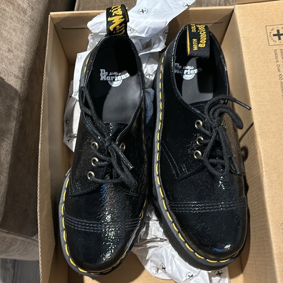 Dr Martens 1461 Quad TC Womens Size 8 Black Distressed Patent Leather - Picture 2 of 7